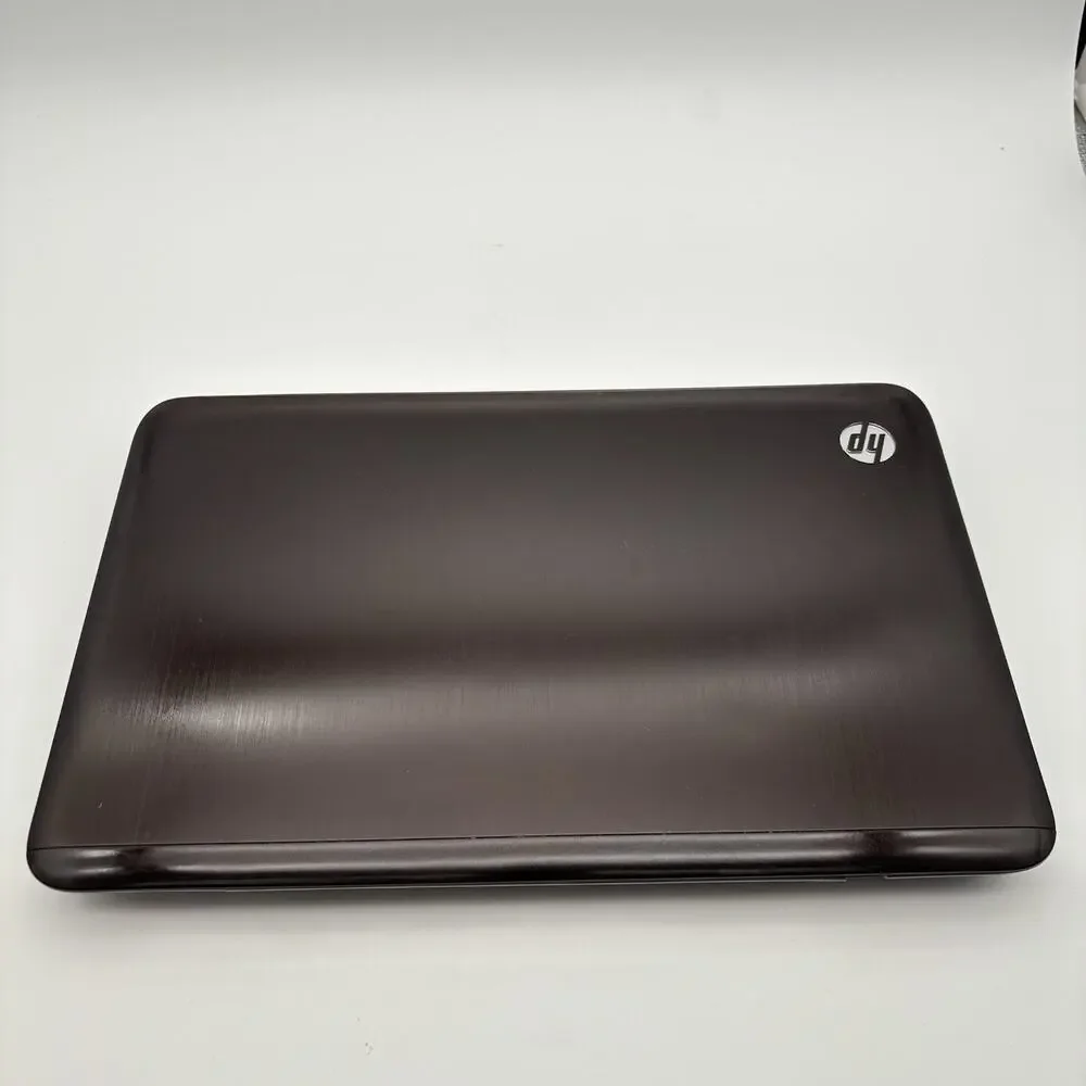 3 HP Laptop Computers With Cords. And 1 Samsung Laptop For Parts And Repair.